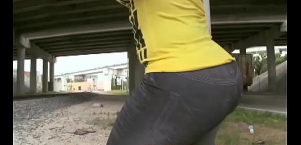  Crazy hat booty in tight stretch pants